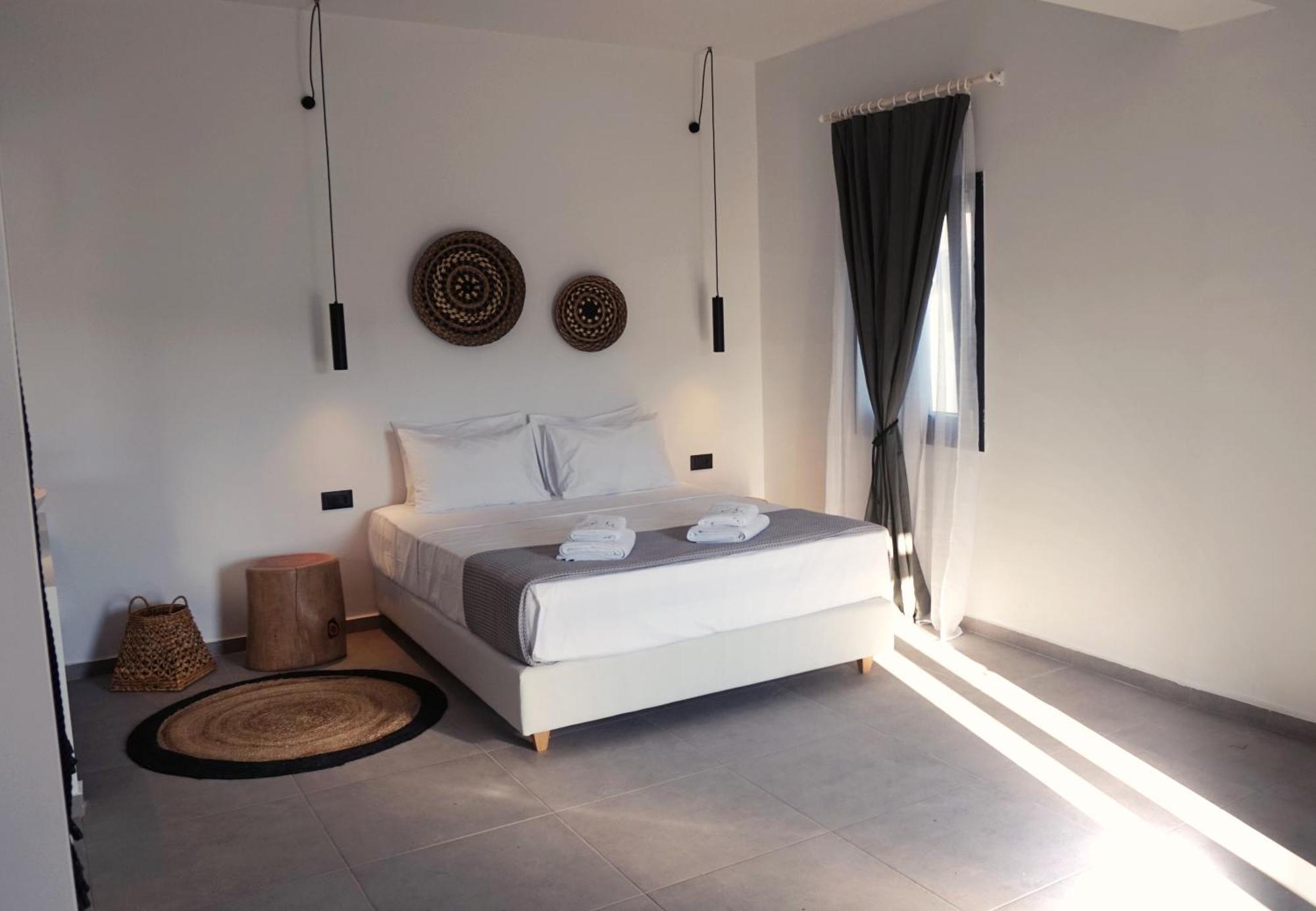 The Thermia Suites Kythnos Room photo